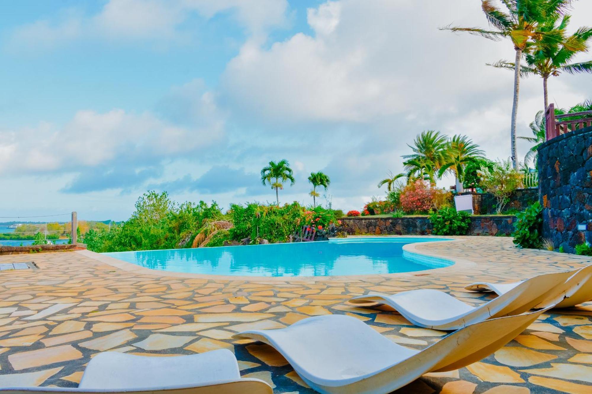 Boutique Villa On The Rocks With Stunning Sea Views, Infinity Pool & Private Sea ทรู โดว์ ดูซ ภายนอก รูปภาพ